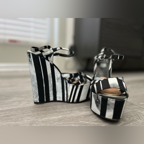 Exclusive Aldo Rise Libertine Wedges - Picture 3 of 7